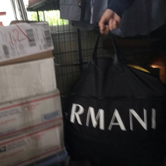 Hi I’m Kevin! I got a real nice closet, but no car. Come make some offers! - Picture 5 of 5